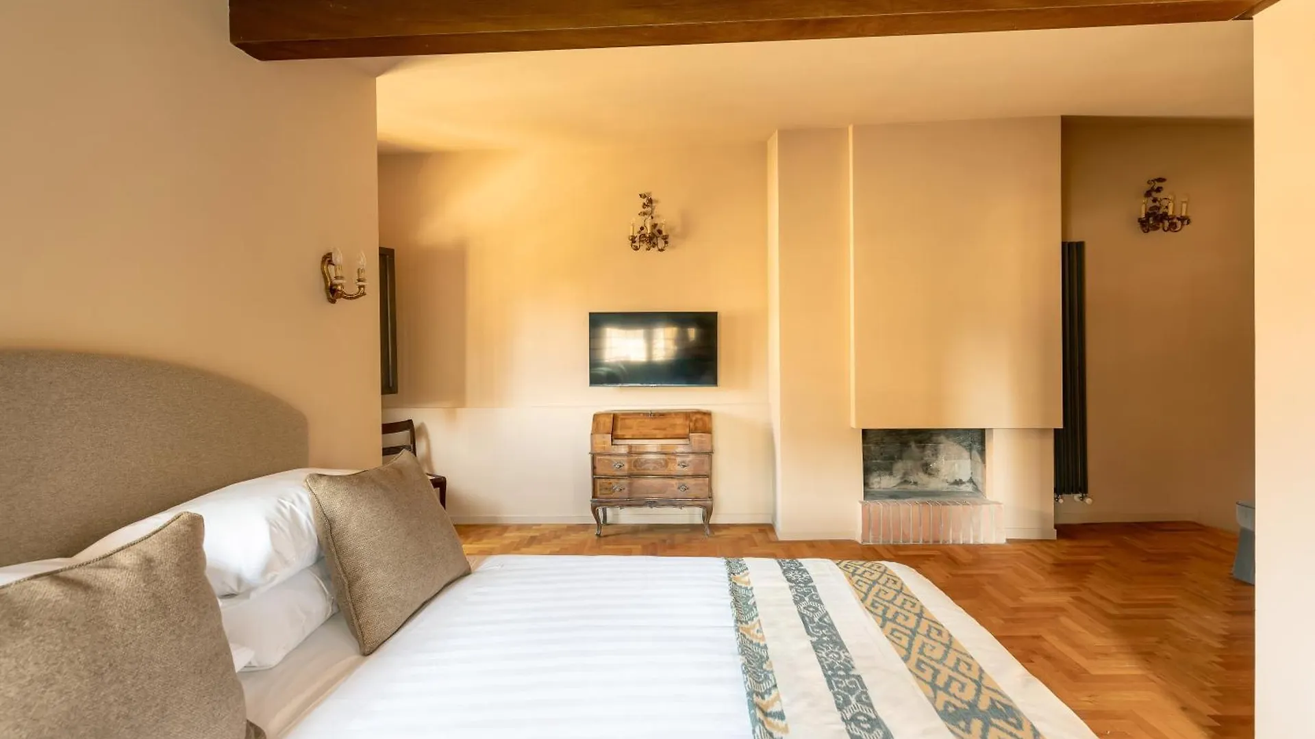 Casa Maestro, A Burghesius Home Rome Apartment