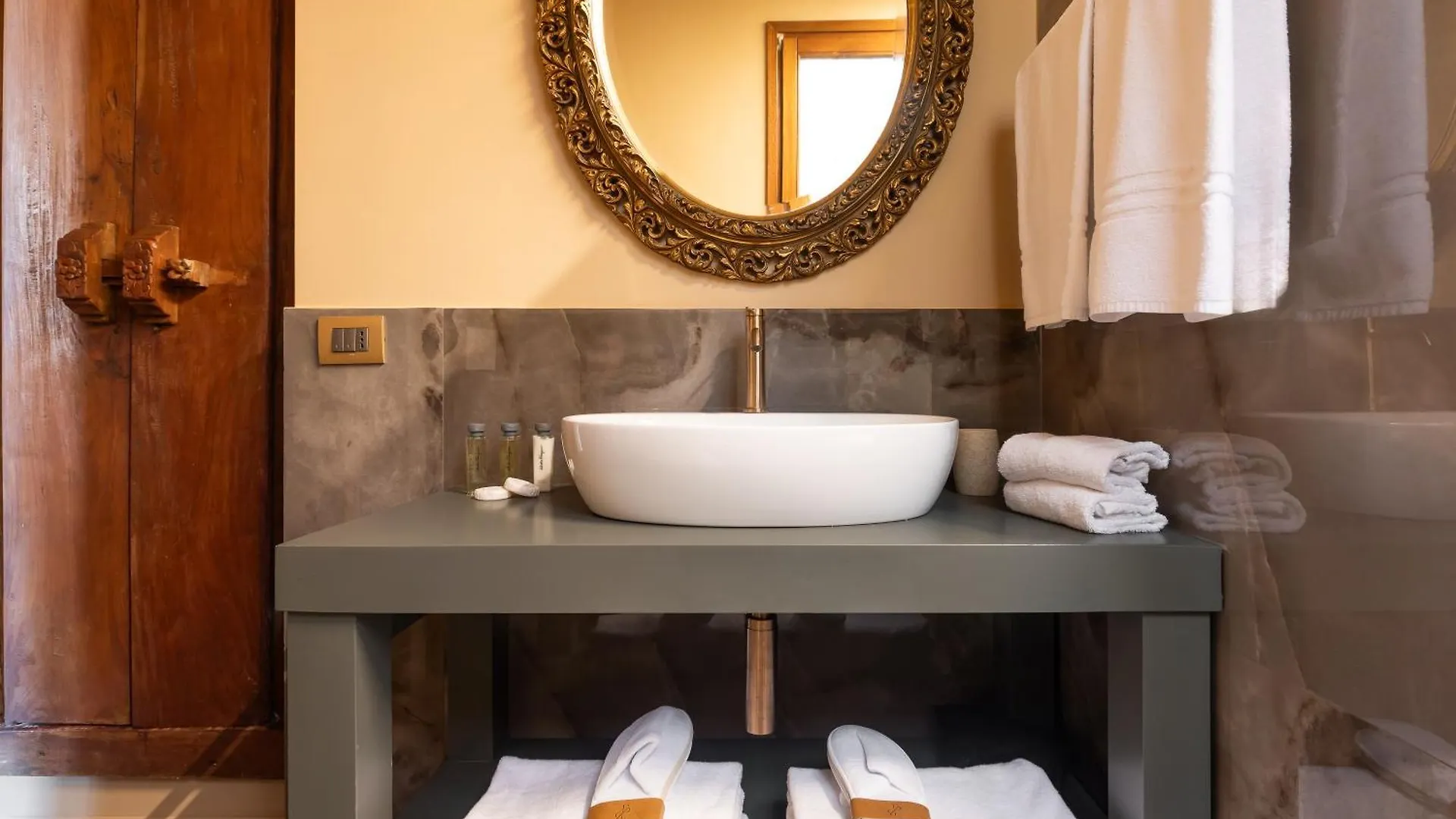 Casa Maestro, A Burghesius Home Rome Apartment
