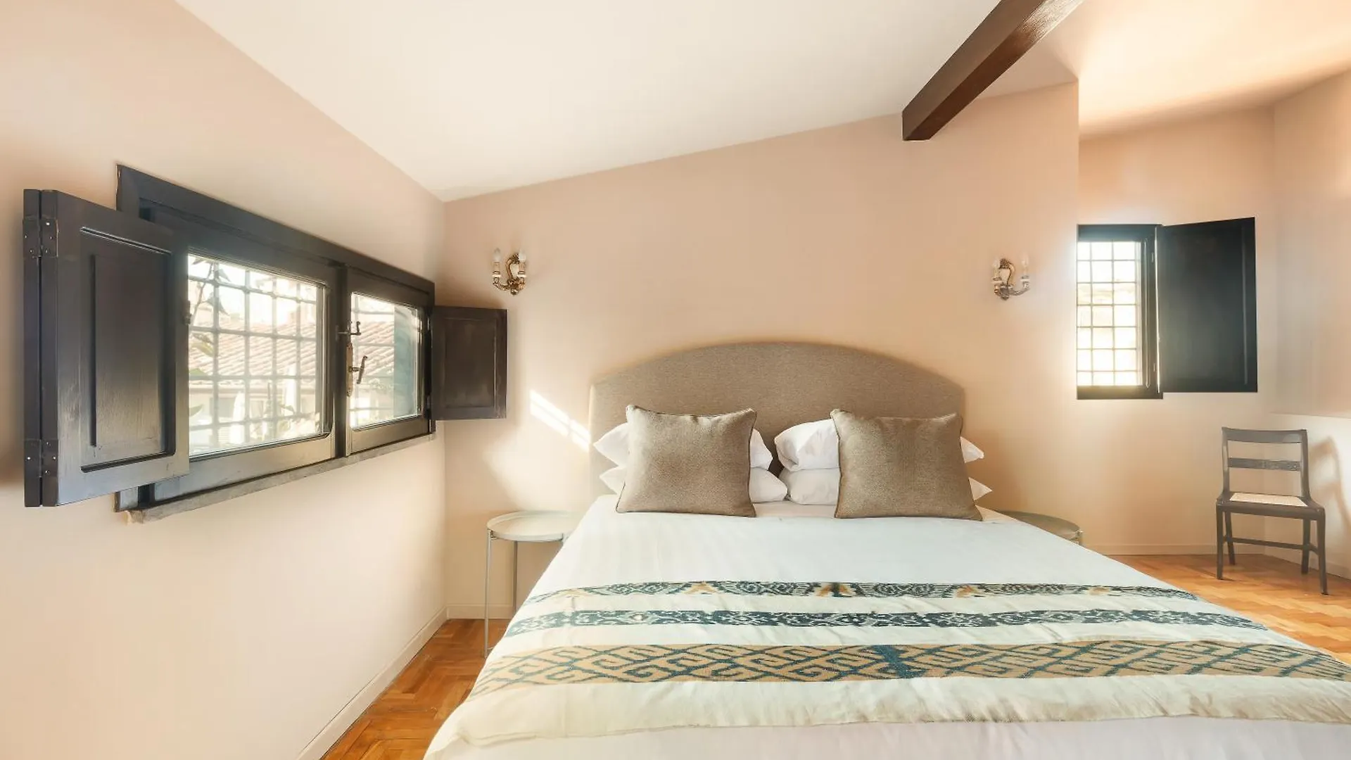Casa Maestro, A Burghesius Home Rome