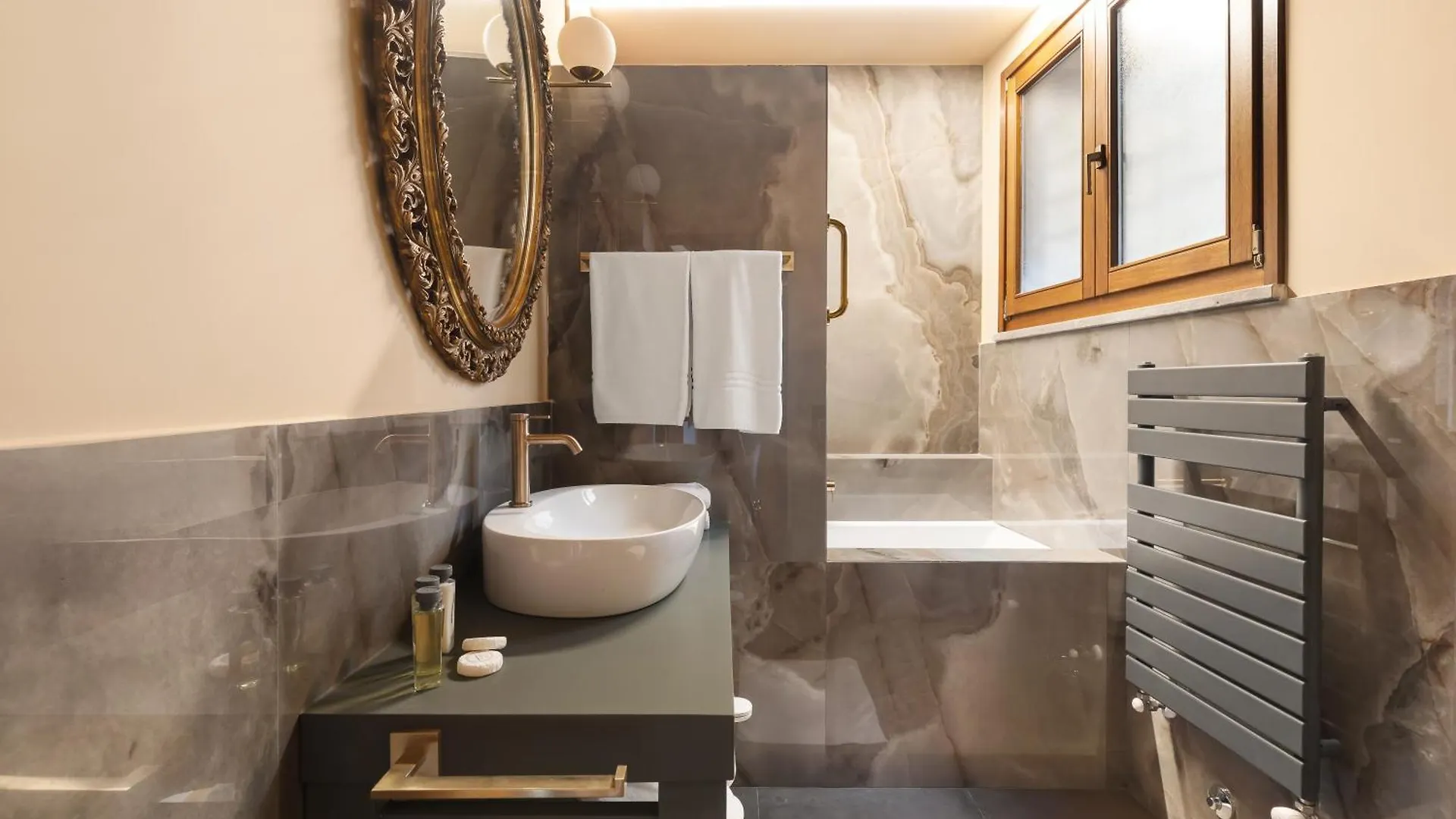 Casa Maestro, A Burghesius Home Rome